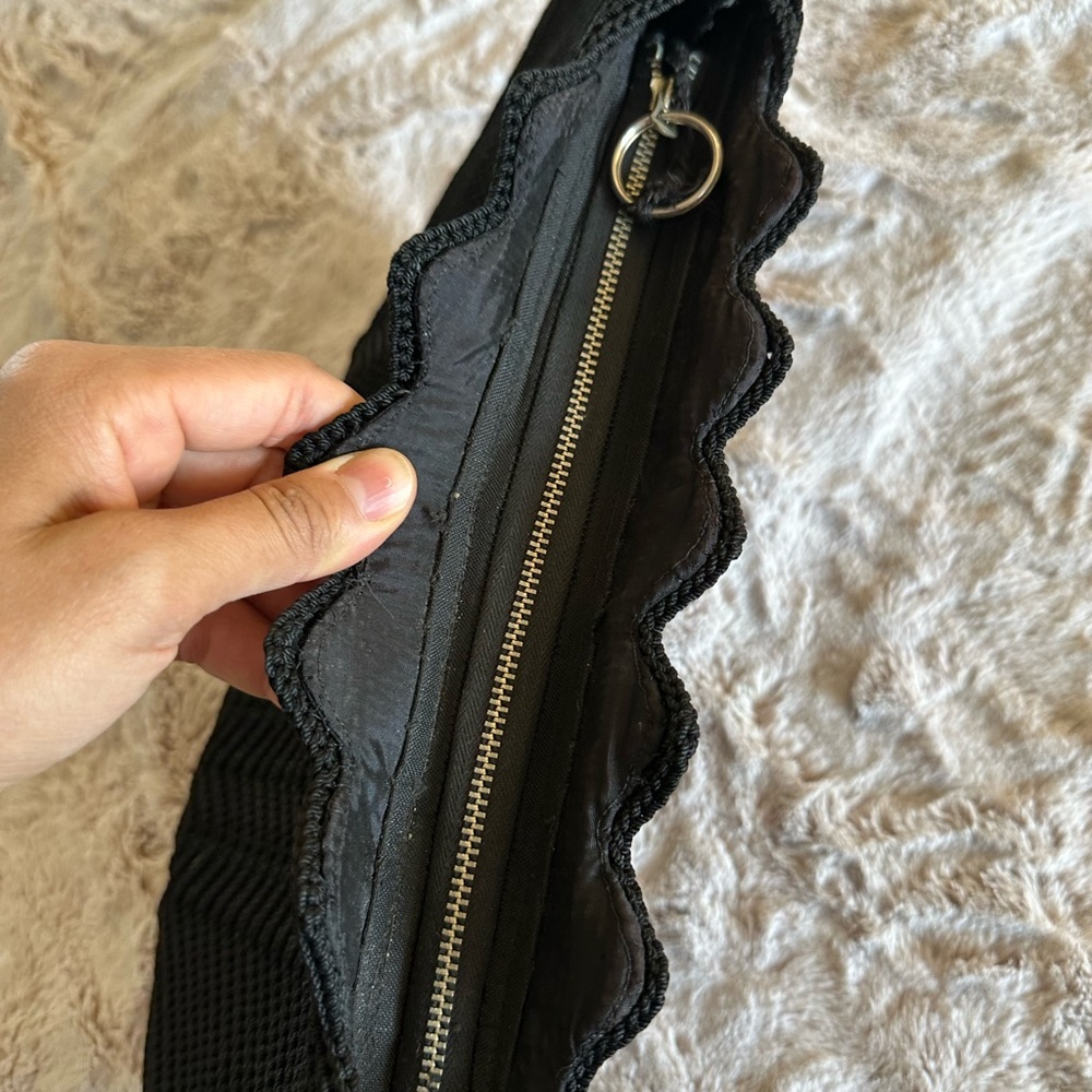 VINTAGE CLUTCHES. - Picture 8 of 9